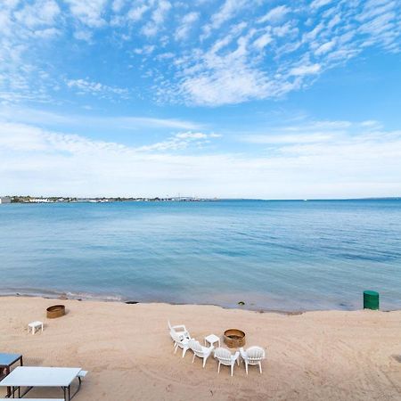 Clearwater Lakeshore Motel Макино Сити Екстериор снимка