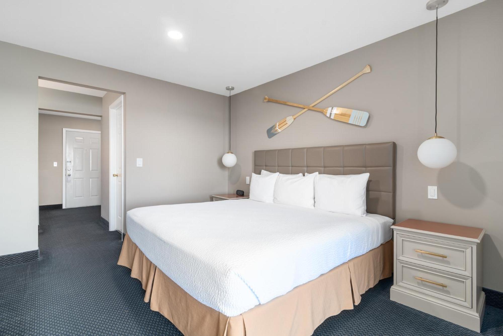Clearwater Lakeshore Motel Макино Сити Екстериор снимка
