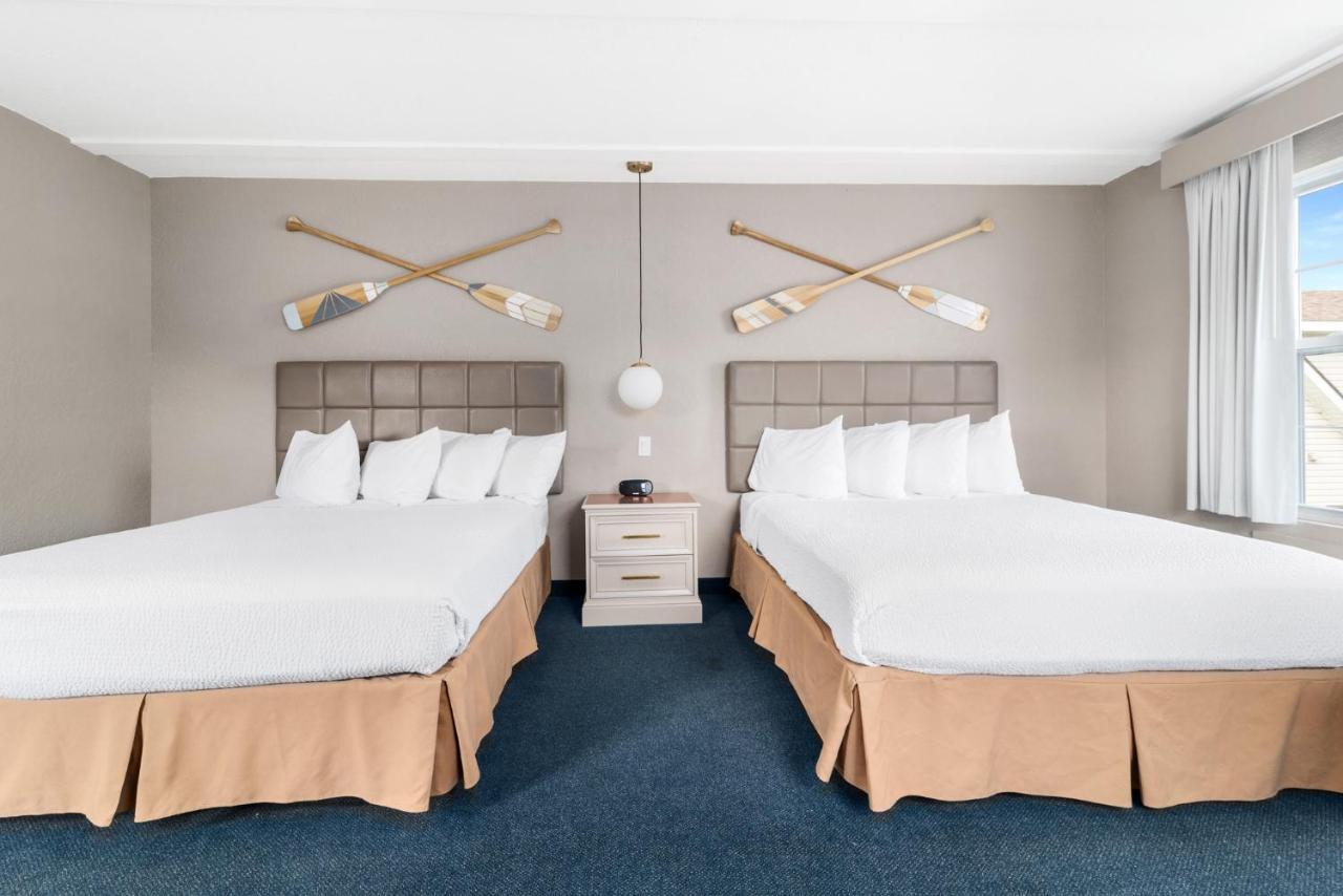 Clearwater Lakeshore Motel Макино Сити Екстериор снимка