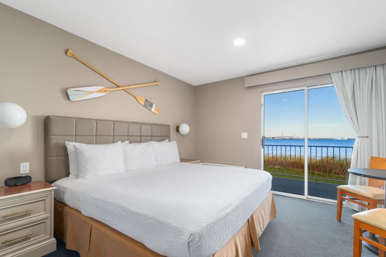 Clearwater Lakeshore Motel Макино Сити Екстериор снимка