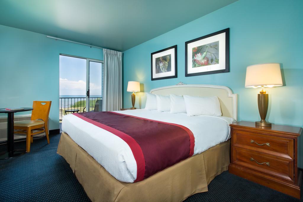 Clearwater Lakeshore Motel Макино Сити Стая снимка
